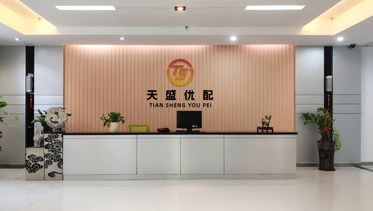 迪时策略 3D实景地图: 秦岭不仅是中国南北方的界山，还是南北方地理、气候、资源差异的分割线。气候不同、水土不同，饮食、建筑、交通等社会生活习惯不同，久而久之演变成了社会整体风俗习惯的不同#卫星地图 #地...